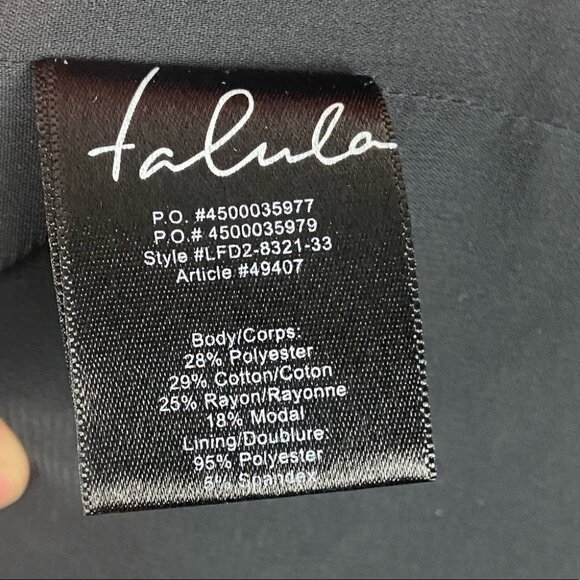 Aritzia Belgravia Black Lace Fit Flare Dress Size 2 Minimalist Romantic Scallop - Picture 6 of 8